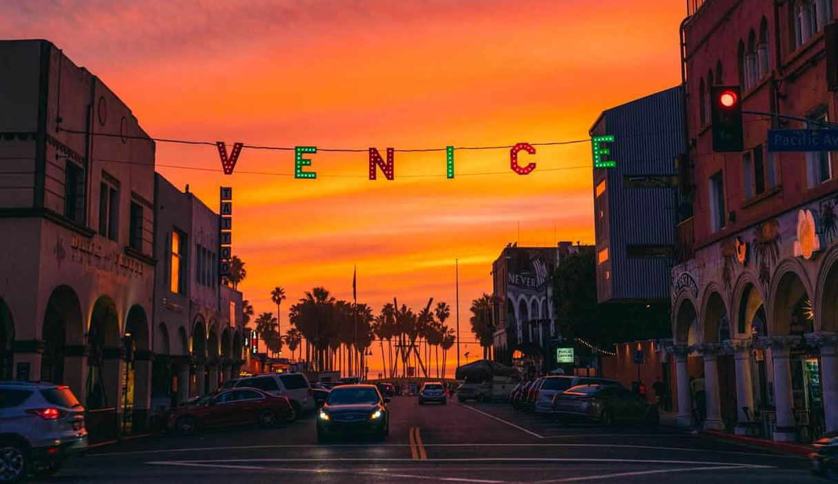 Can Tourists Buy Weed in Los Angeles? A Visitor's Guide